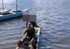 Polícia prende adolescentes suspeitos de roubo usando uma canoa