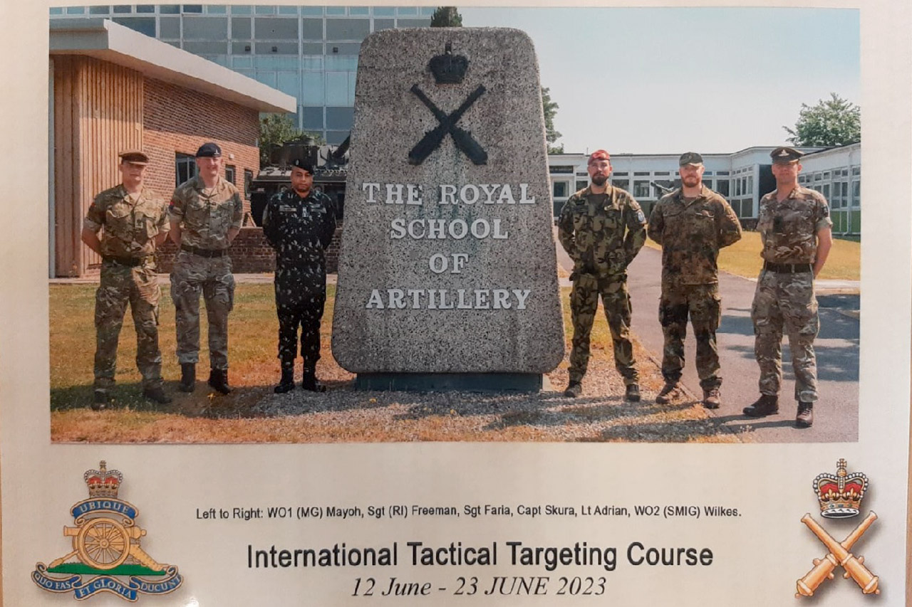 A Brazilian second sergeant completed tactical training in England