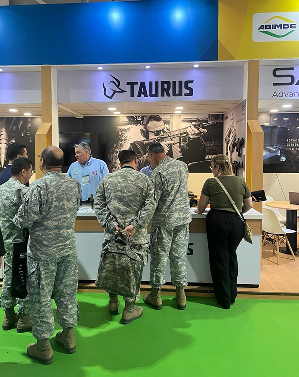 Taurus expoe produtos na Feira Internacional do Ar e Espaco