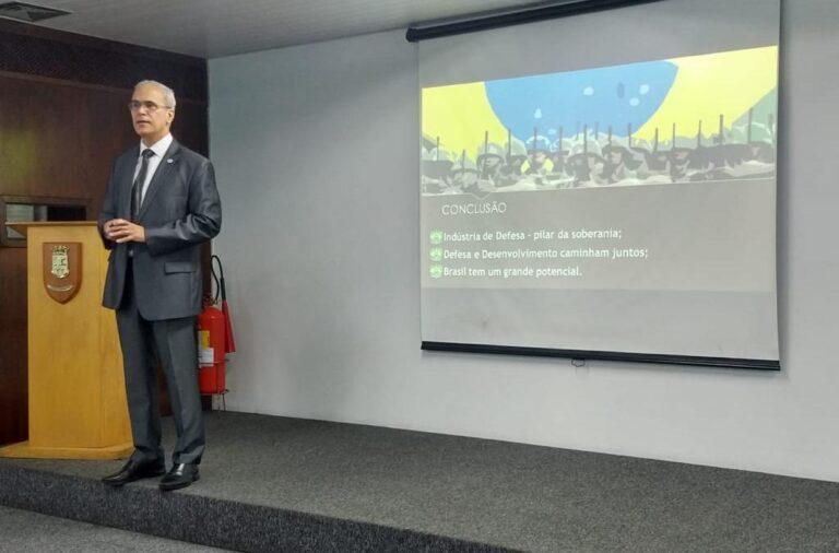 ABIMDE apresenta palestra sobre a BIDS para alunos da Escola de Guerra Naval