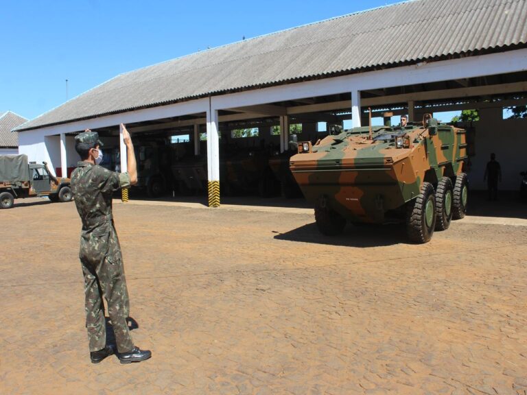 Instrução de segurança na condução de Viaturas Guarani
