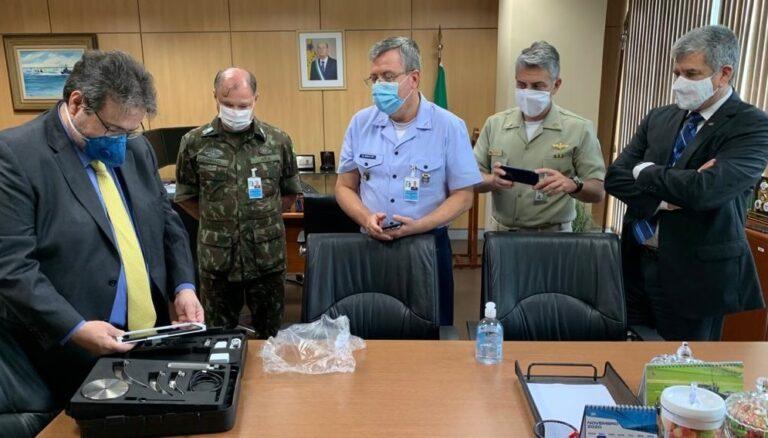 Avibras doa videolaringoscópio para Ministério da Defesa