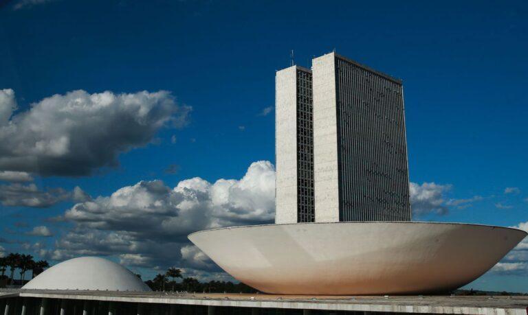 Bolsonaro envia ao Congresso acordo sobre escritório da OCDE no Brasil