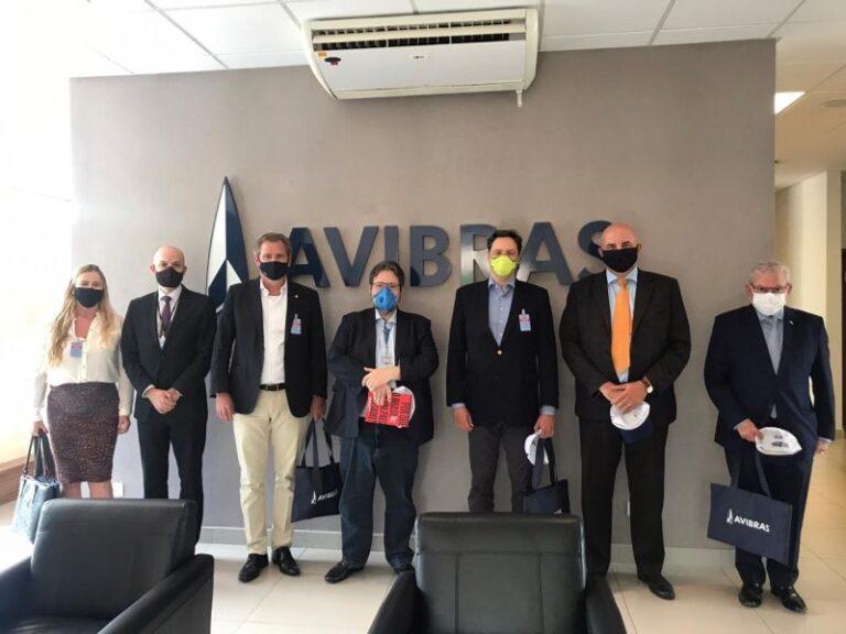 Avibras recebe parlamentares da Frente Parlamentar Ampla da Economia de Defesa