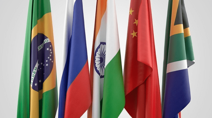 Banco do Brics investirá US$ 2,7 trilhões em cinco projetos no Brasil, Rússia e Índia