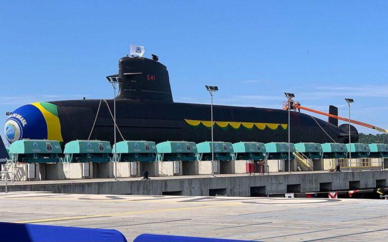 ICN realiza batismo e lançamento do submarino Humaitá