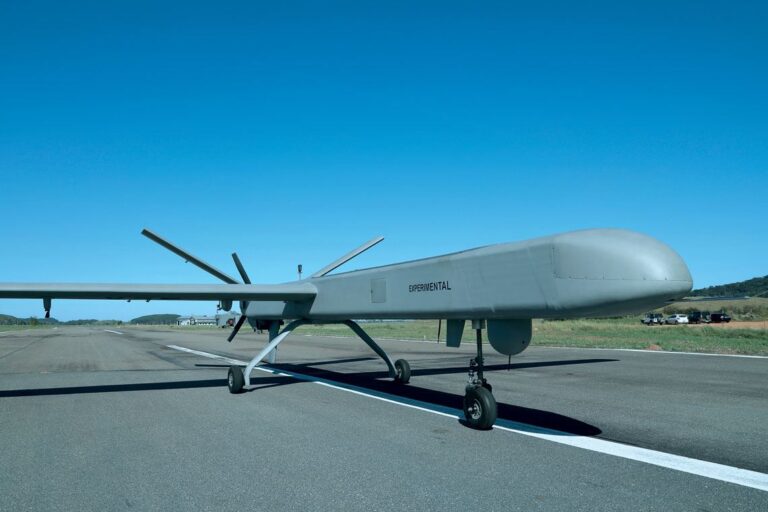 A Revolução Silenciosa nos Céus da Ucrânia: Como os Drones Estão Redefinindo as Táticas de Guerra e Preparando o Palco para o Futuro dos Conflitos