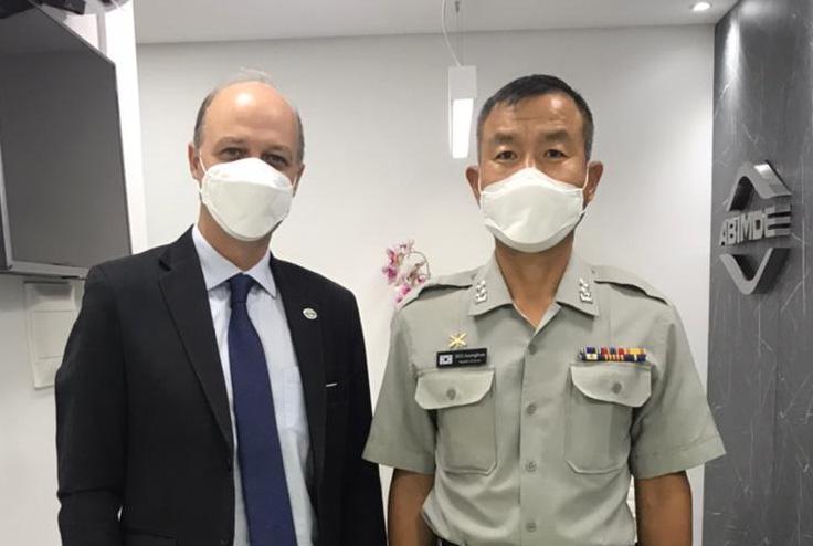 ABIMDE recebe adido militar da Coreia do Sul no Brasil