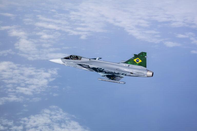 A aquisição e produção de um avião supersônico