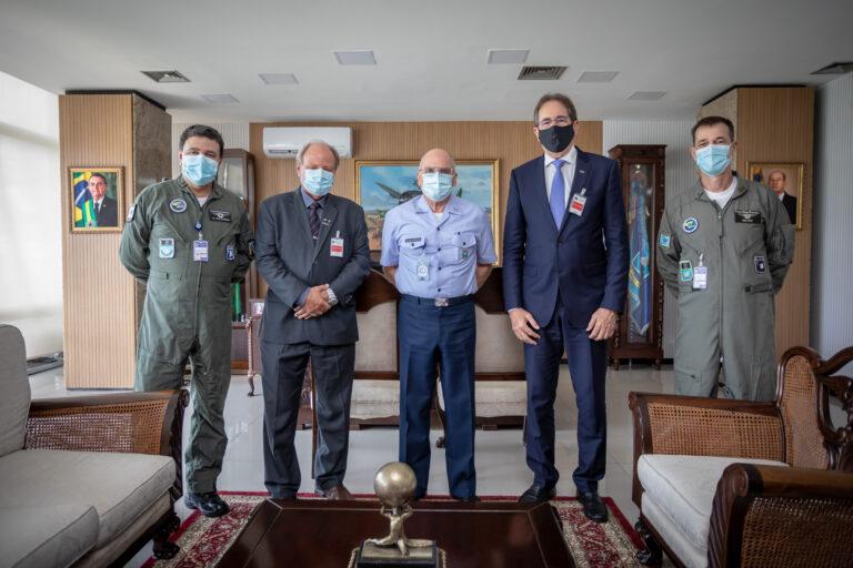 Comandante da Aeronáutica recebe Diretoria da FIESC