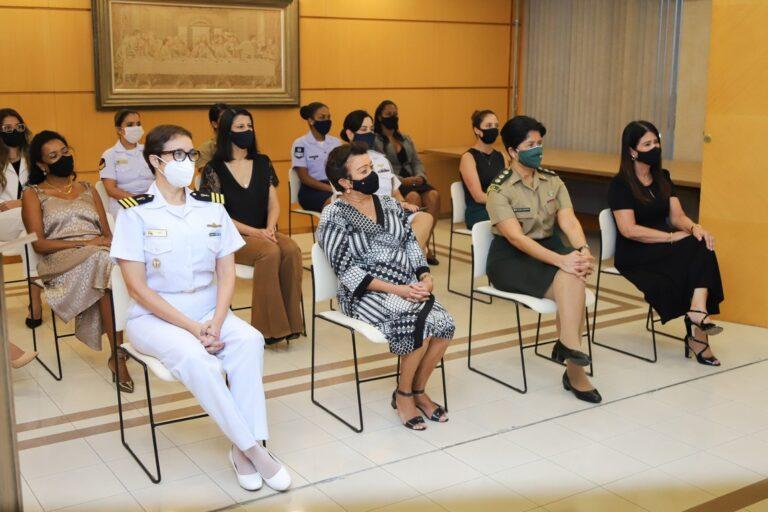 Ministério da Defesa homenageia mulheres civis e militares