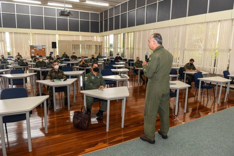 Reunião de consolidação de ações do Exercício Conjunto Meridiano ocorre na ESG