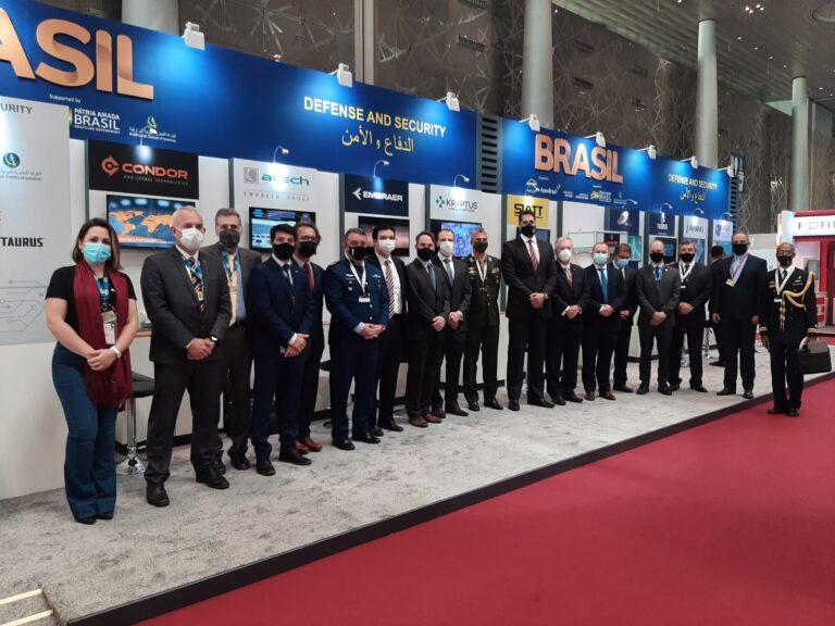 Pavilhão Brasil recebe visita do Primeiro Ministro do Qatar na abertura da Milipol