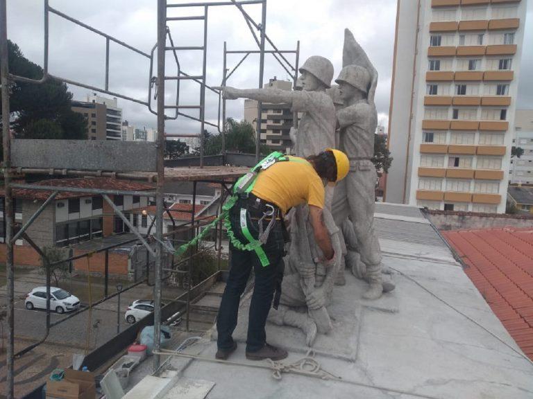 Escultura da patrulha do Museu do Expedicionário é restaurada para marcar seus 70 anos