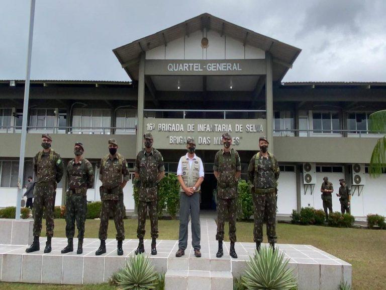 Ministro da Defesa e Comandante do Exército acompanham ações da Operação Amazônia em Tefé