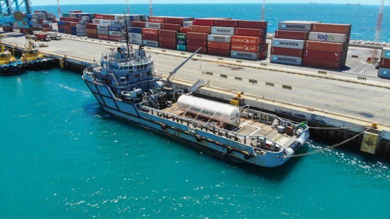 Navio da Marinha chega a Belém com 90 mil m³ de oxigênio