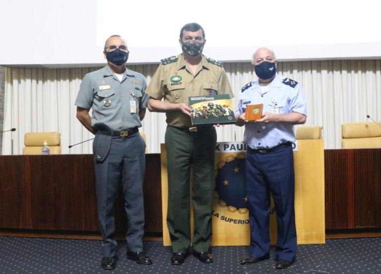 Comandante do Exército profere Palestra no Campus Brasília da ESG