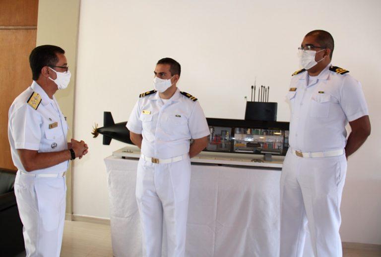 Oficiais da Marinha destacam-se em cursos de Engenharia do Instituto Tecnológico de Aeronáutica e recebem cumprimentos do Comandante da Marinha