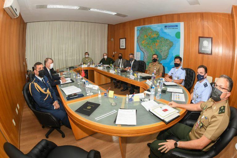 Brasil e Turquia discutem relações bilaterais no âmbito da Defesa