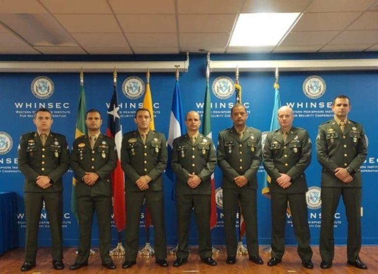 Sargentos do Exército Brasileiro se destacam em curso nos Estados Unidos