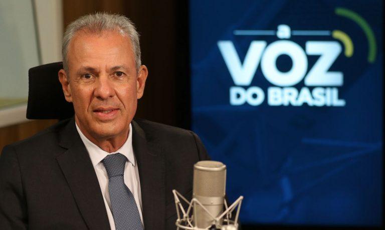 Bento Albuquerque pede que brasileiros usem recursos com consciência