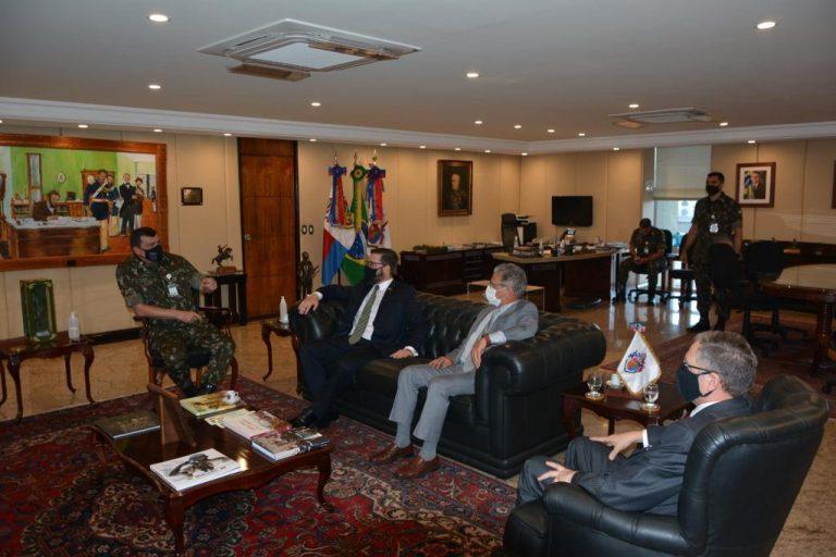 Presidente da ABIMDE se reúne com Comando do Exército para debater ações em prol da BIDS