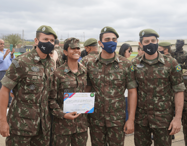 AMAN forma primeira cadete no Estágio de Caçador
