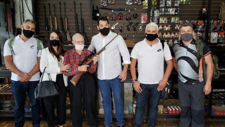 CBC e TAURUS homenageiam Sr. Edmar Salles, ícone do Tiro Esportivo brasileiro, ativo aos 93 anos