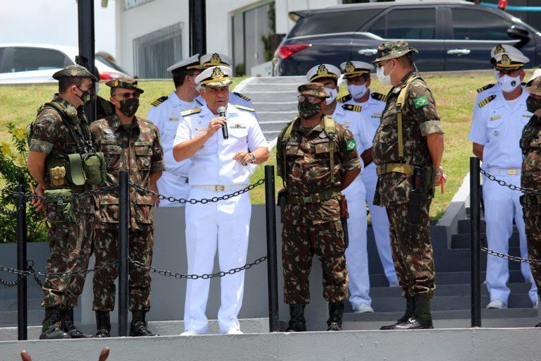 Comandante do 9º Distrito Naval realiza visita ao CECMA