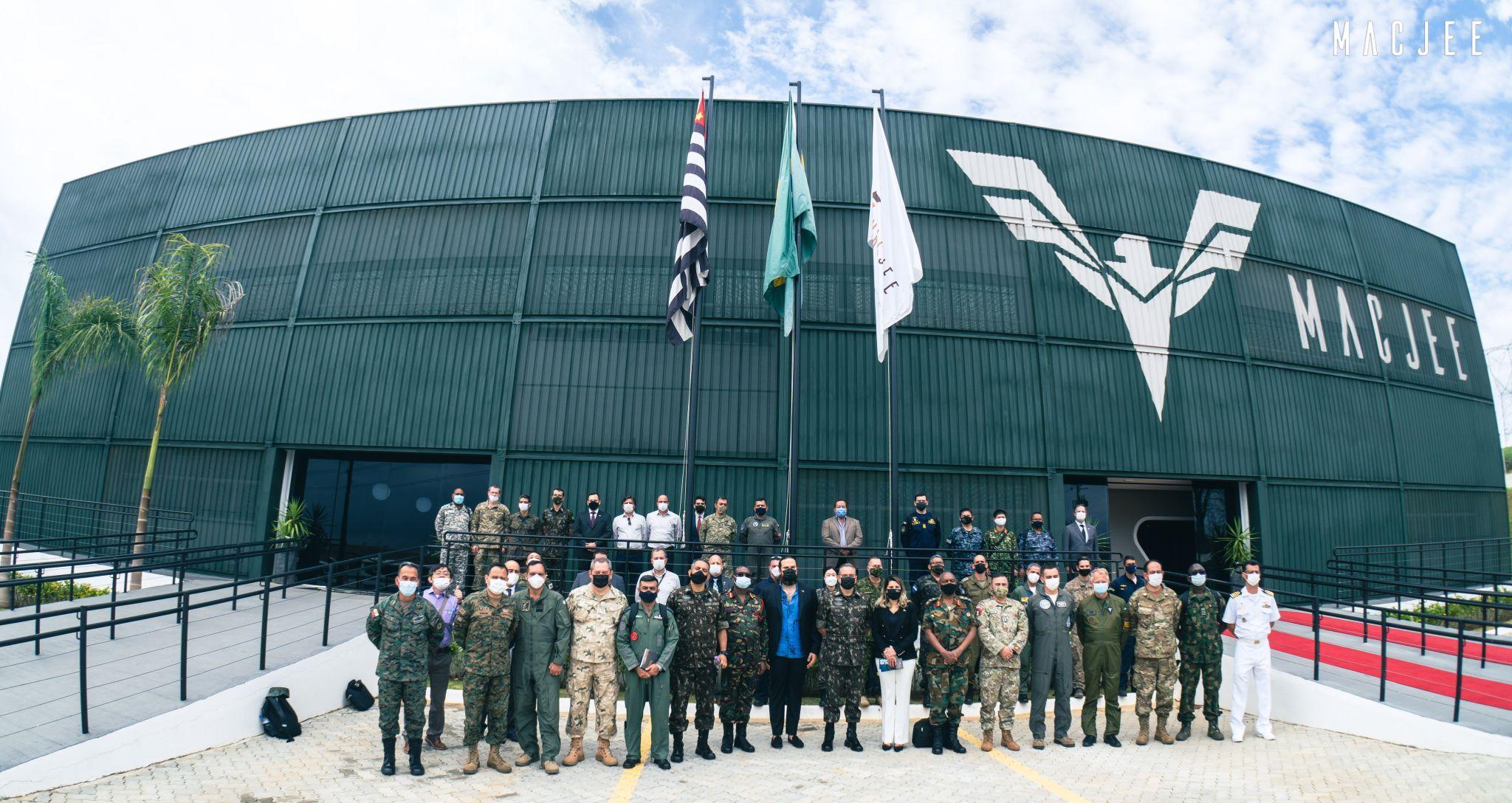 Mac Jee recebe comitiva de adidos militares e membros do Ministério da Defesa