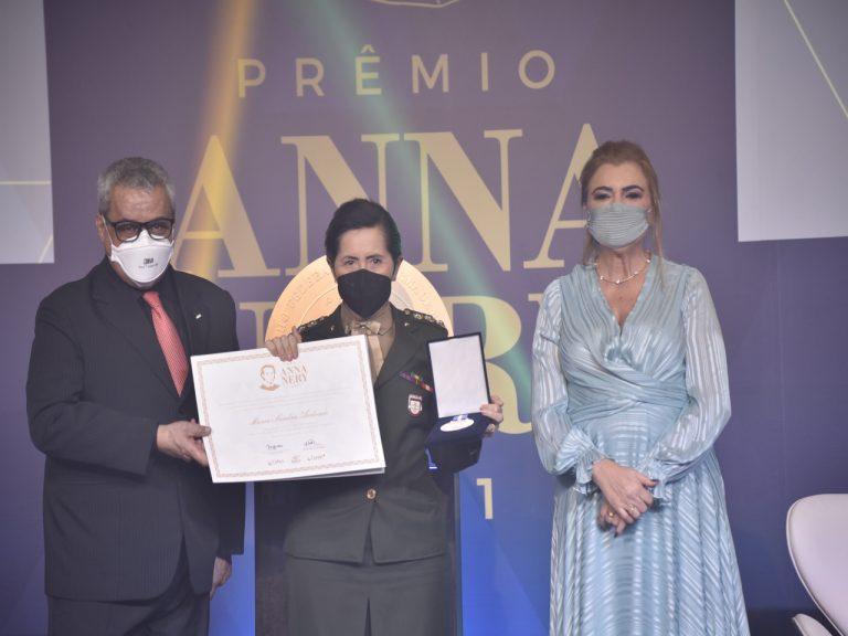 Comandante do Hospital Militar de Recife recebe prêmio do Conselho Federal de Enfermagem