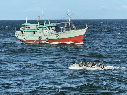 Marinha apreende embarcação ilegal no litoral do Pará