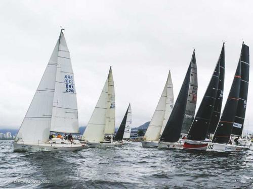 76ª edição da Regata Escola Naval é realizada na Baía de Guanabara