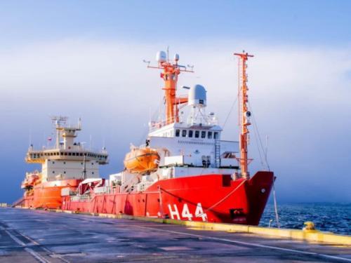 Navio de Apoio Oceanográfico “Ary Rongel” suspende rumo à Antártica