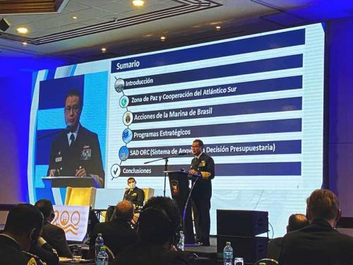 Comandante da Marinha participa de eventos alusivos ao bicentenário da Marinha Peruana
