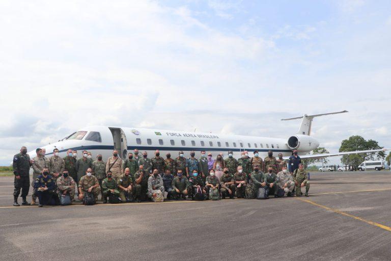 CMA RECEBE VISITA DOS ADIDOS MILITARES DE NAÇÕES AMIGAS
