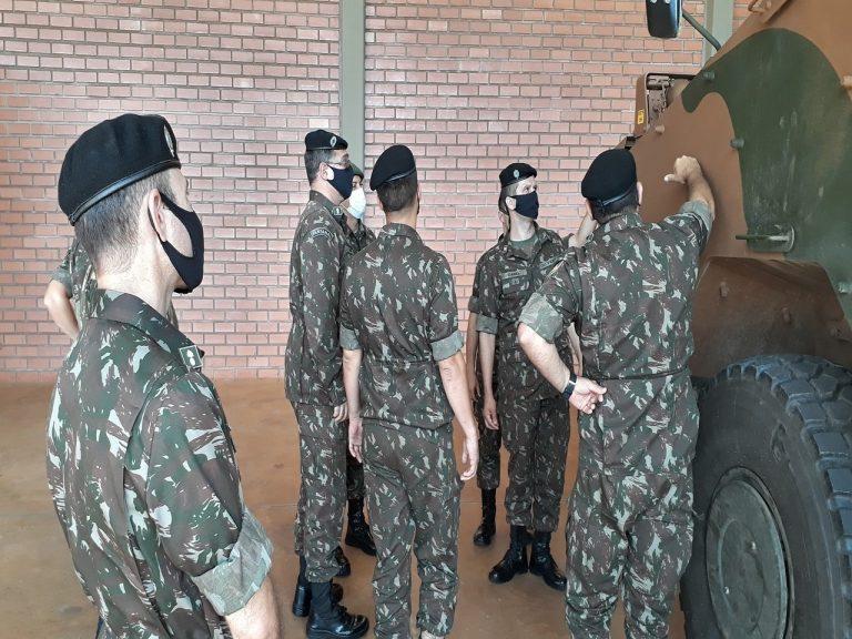 1º Simpósio de segurança da Infantaria Mecanizada orienta militares para a prevenção de acidentes