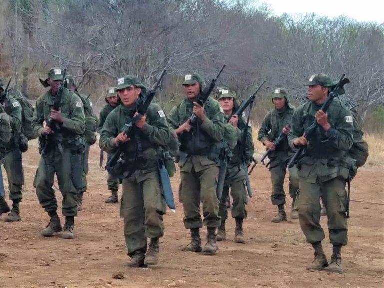Militares do Exército concluem Curso Expedito de Operações no Pantanal na Marinha do Brasil