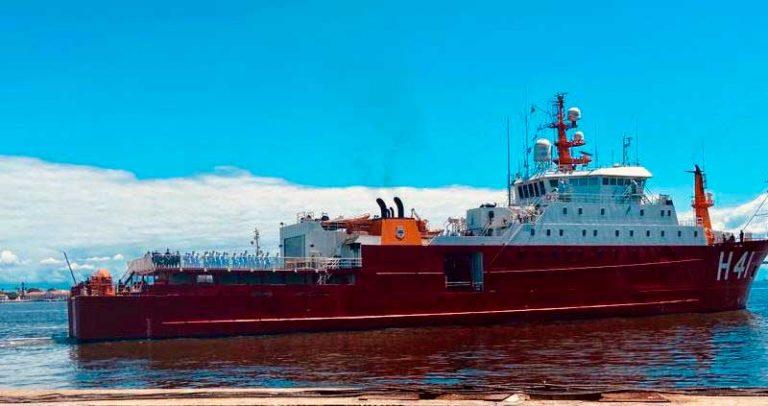 Navio Polar “Almirante Maximiano” desatraca para a 40ª Operação “Antártica”