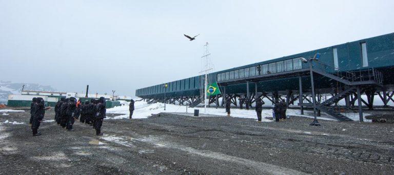 Dia da Bandeira é comemorado na Antártica