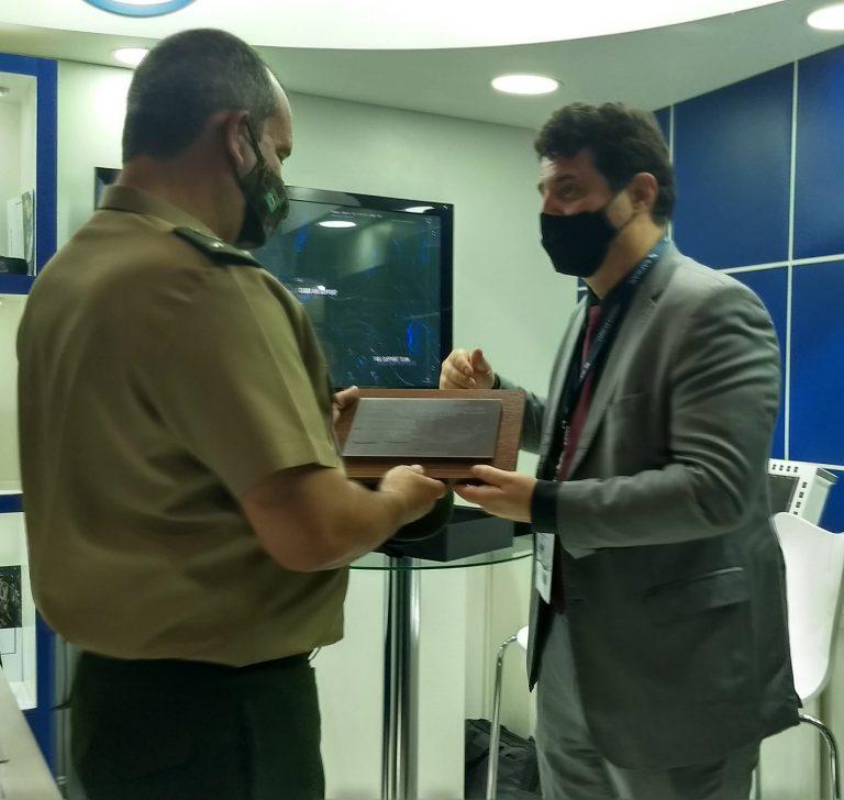 Safran Eletrônica e Defesa Brasil presta homenagem ao CComGEx