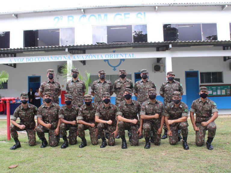 Lançamento da placa comemorativa dos pioneiros do Núcleo do 2º Batalhão de Comunicações e Guerra Eletrônica de Selva