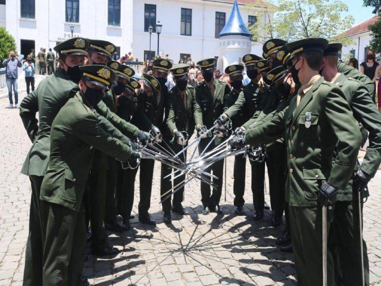 Grupo de Artilharia Antiaérea realiza solenidade de declaração de aspirantes a oficial