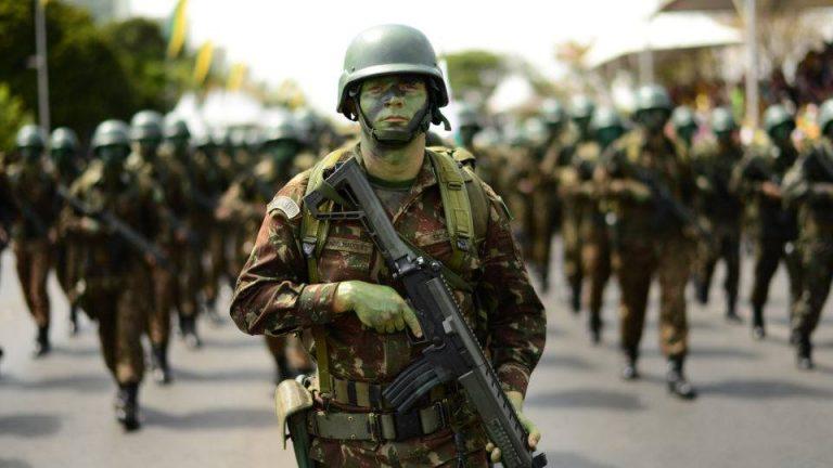 Sem reajustes, militares lidam com queda no poder aquisitivo