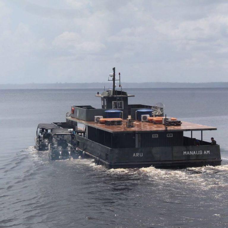 Ferryboat ARU desatraca do CECMA em apoio a Operação Mamirauá