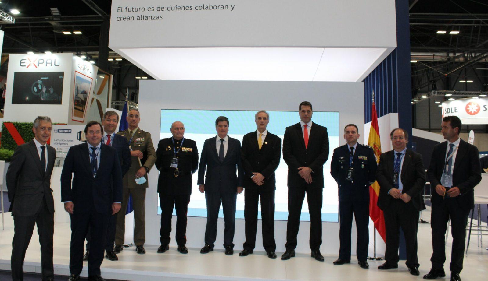 Avibras recebe homenagem por atuar no enfrentamento da COVID-19