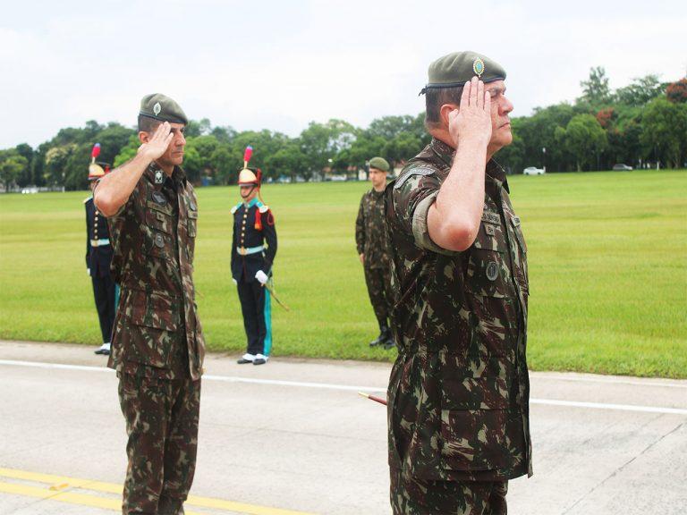 Academia Militar das Agulhas Negras recebe visita do Comandante do Exército