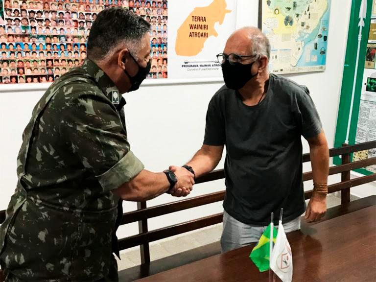 Exército reúne-se com associação de apoio a indígenas em Manaus (AM)