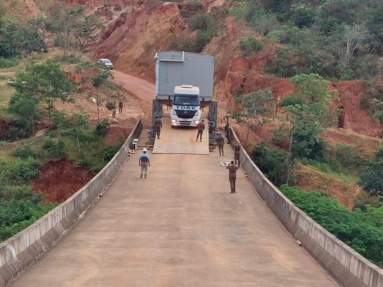 Engenharia do Exército apoia transporte de carga especial da Companhia Energética de Minas Gerais