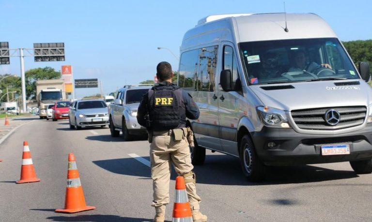 PRF faz 419 liberações de pistas no país, com 438 multas
